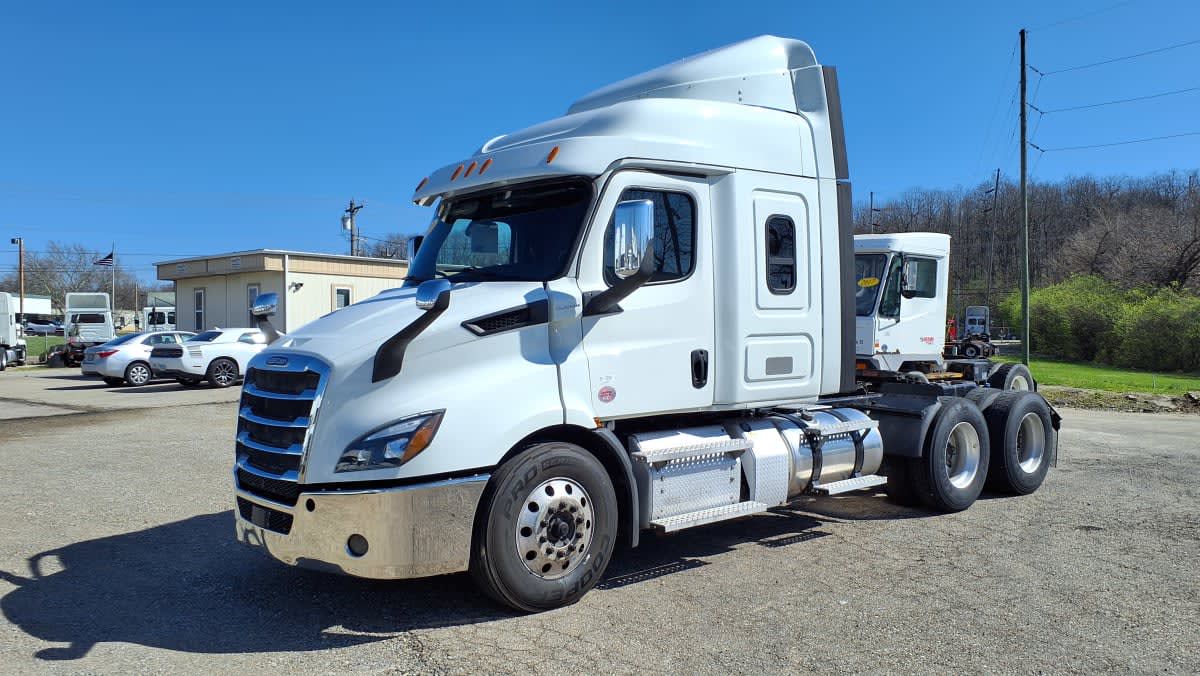 2020 Freightliner NEW CASCADIA 116