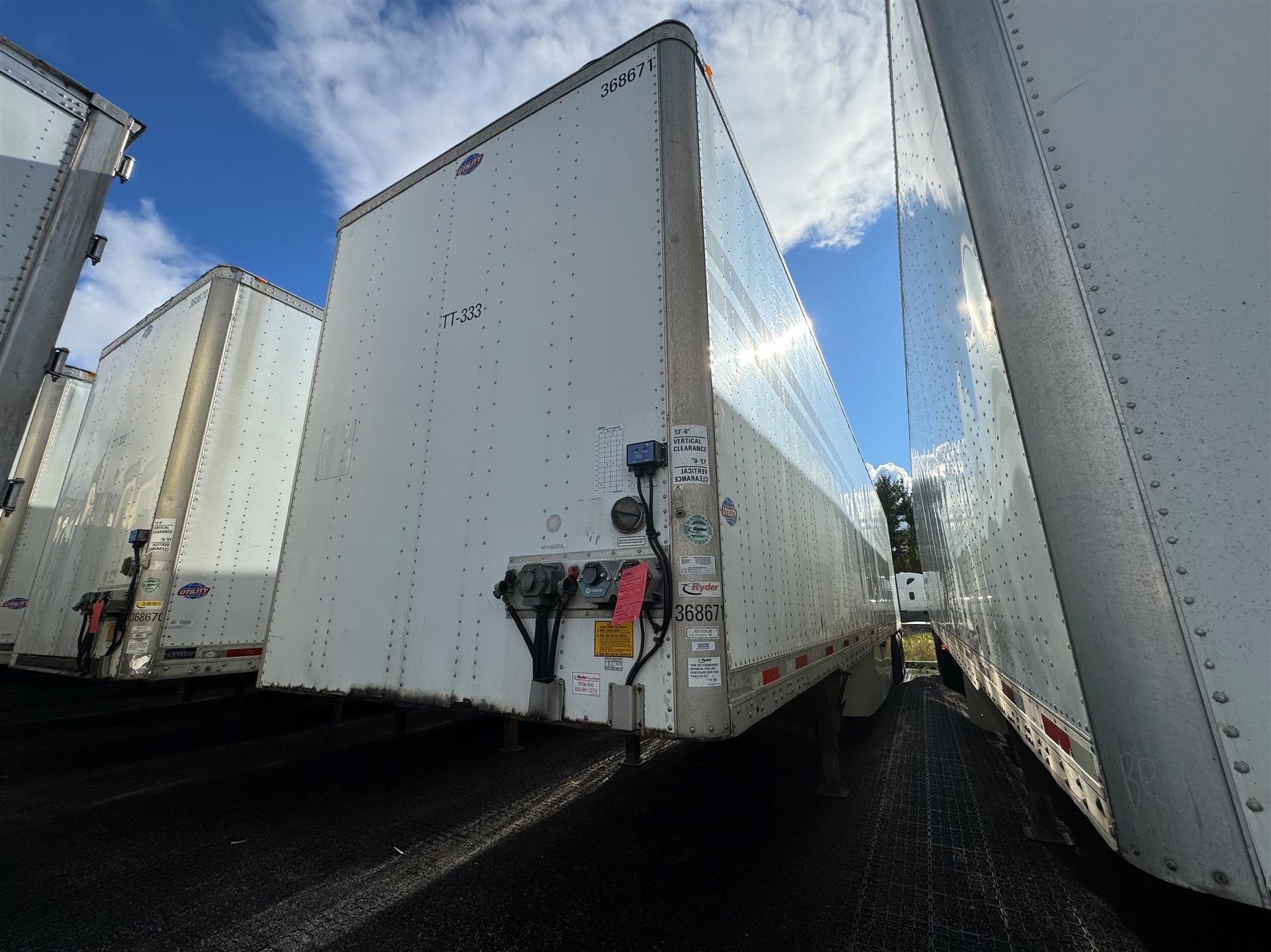 2012 Utility VS2DC 48/162/102