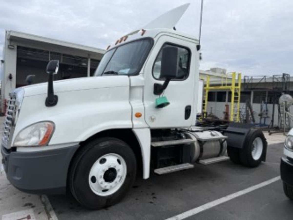 2017 Freightliner CASCADIA 125