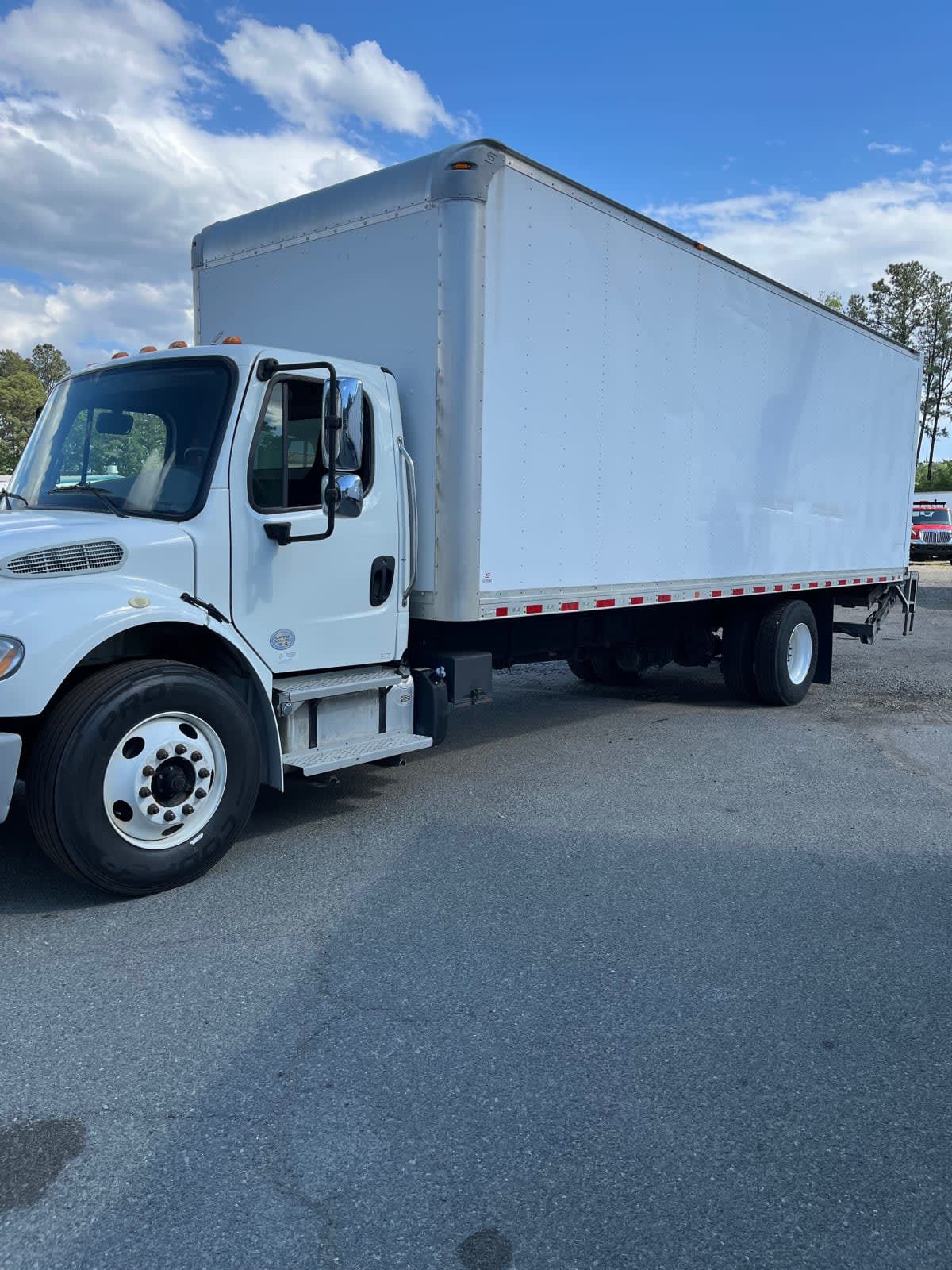 2019 Freightliner M2 106