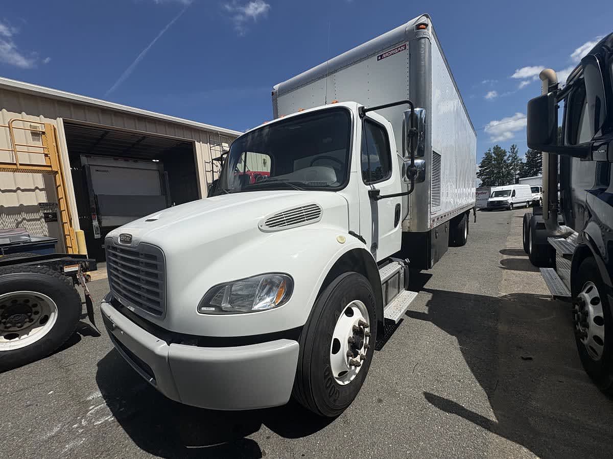 2019 Freightliner M2 106