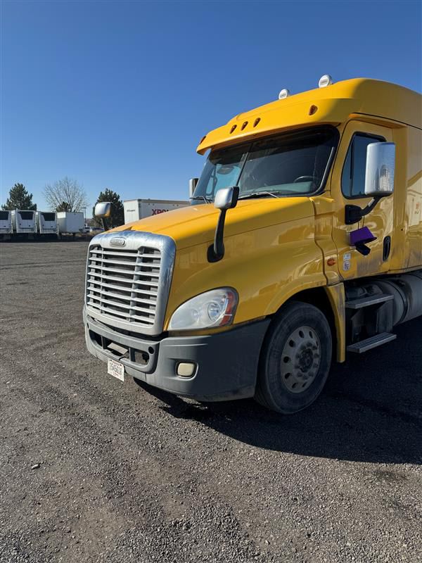2017 Freightliner CASCADIA 125