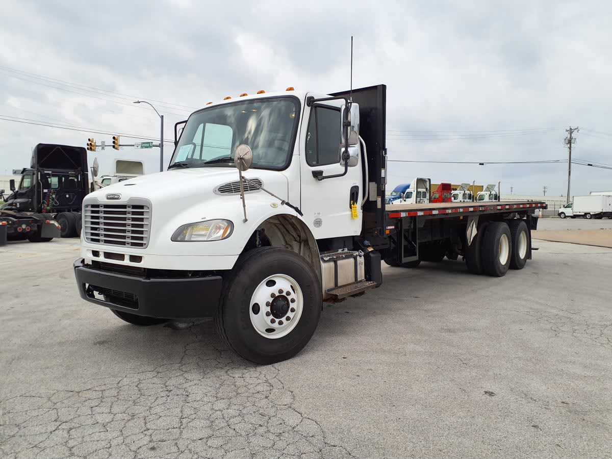 2017 Freightliner M2 106