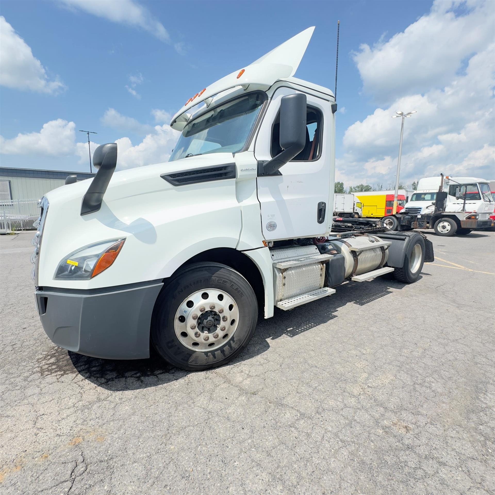 2019 Freightliner NEW CASCADIA 126