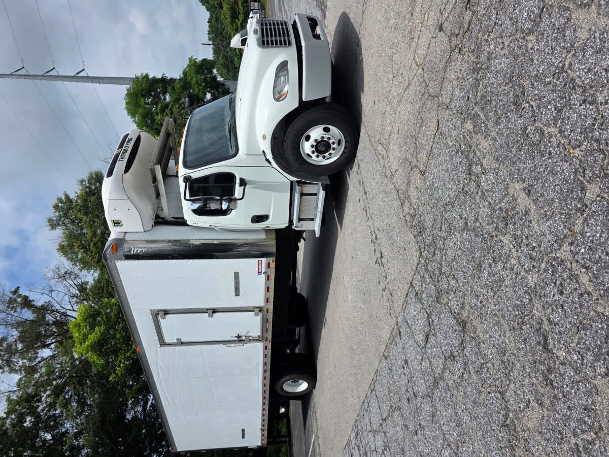 2019 Freightliner M2 106