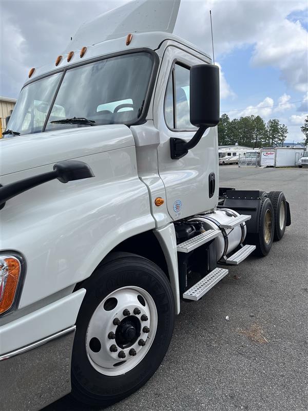 2019 Freightliner CASCADIA 125