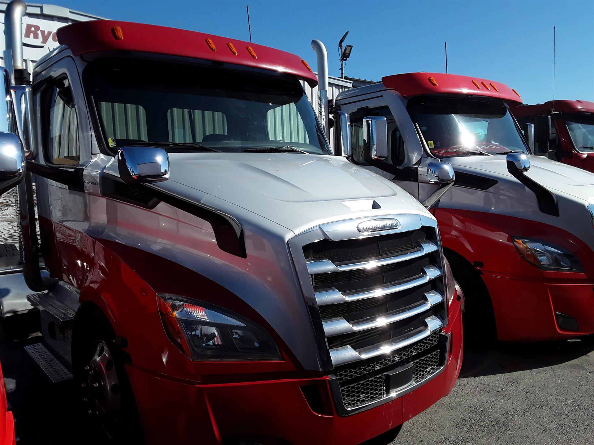 2020 Freightliner NEW CASCADIA 116