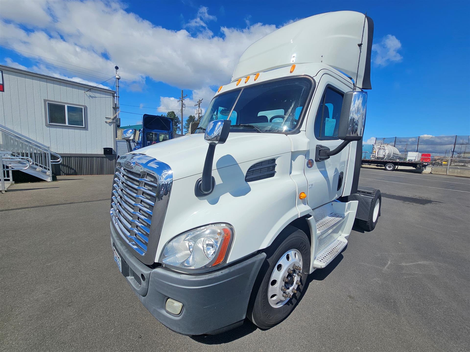 2014 Freightliner CASCADIA 113