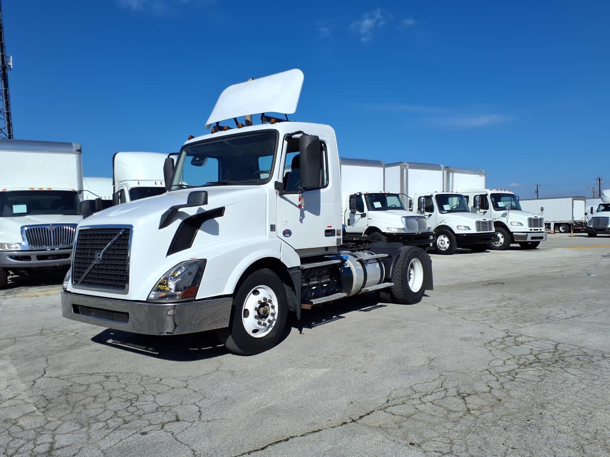 2016 Volvo VNL42T