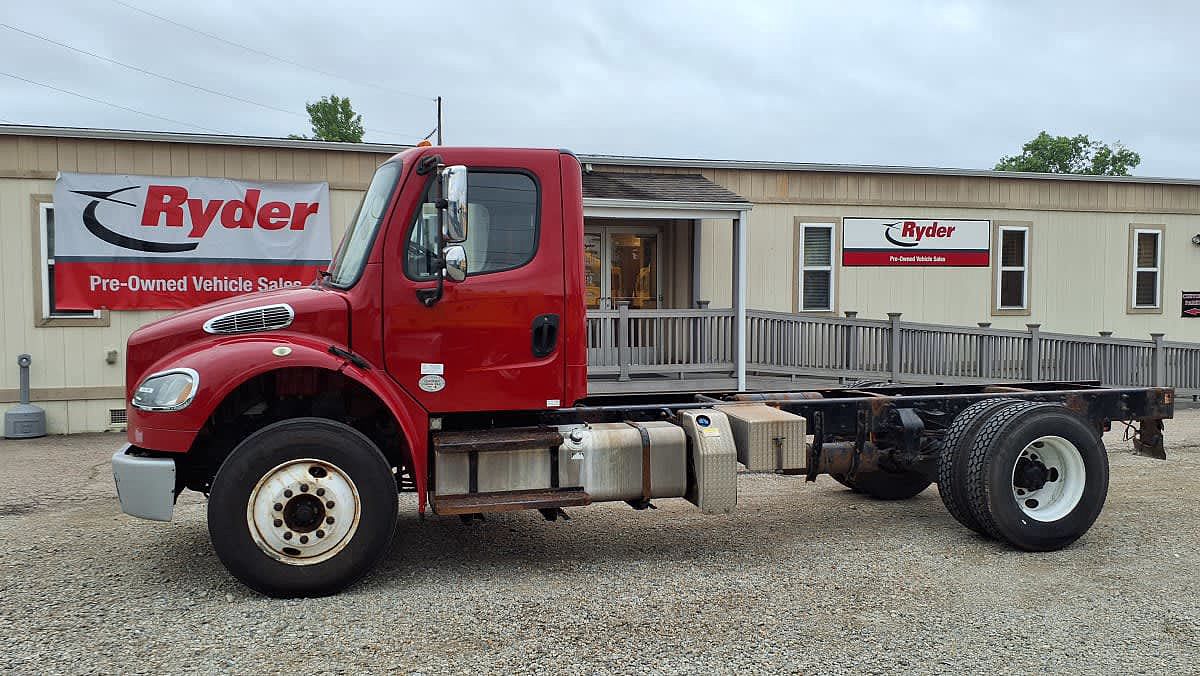 2017 Freightliner M2 106