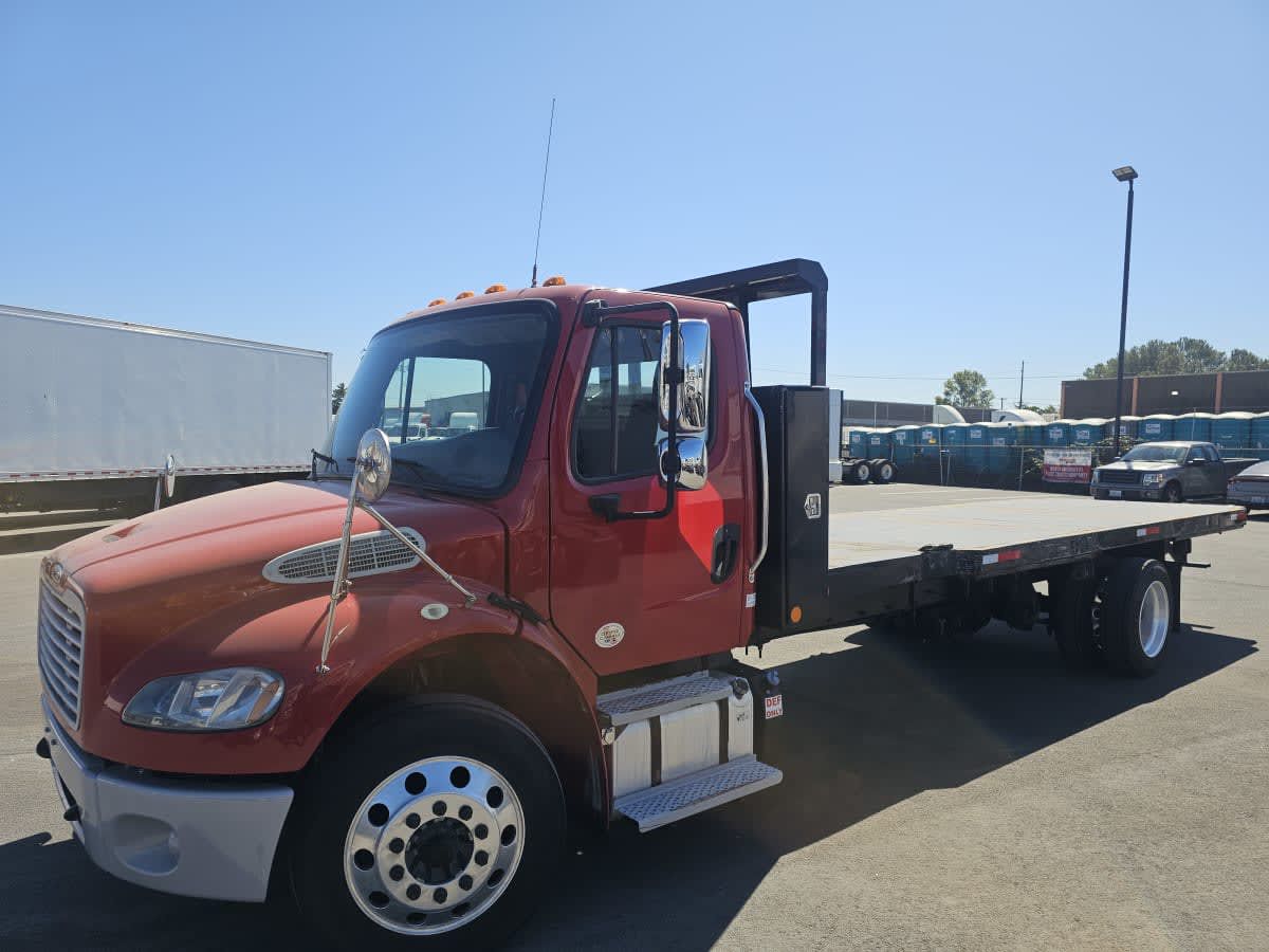 2018 Freightliner M2 106