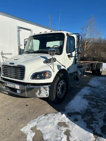 2019 Freightliner M2 106