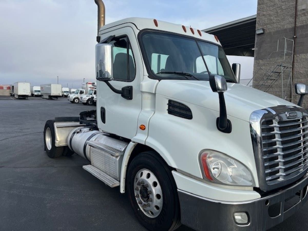 2018 Freightliner CASCADIA 113