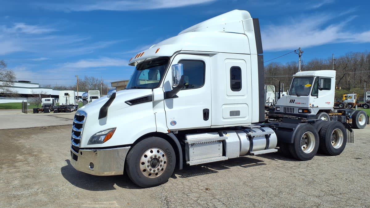 2020 Freightliner NEW CASCADIA 116