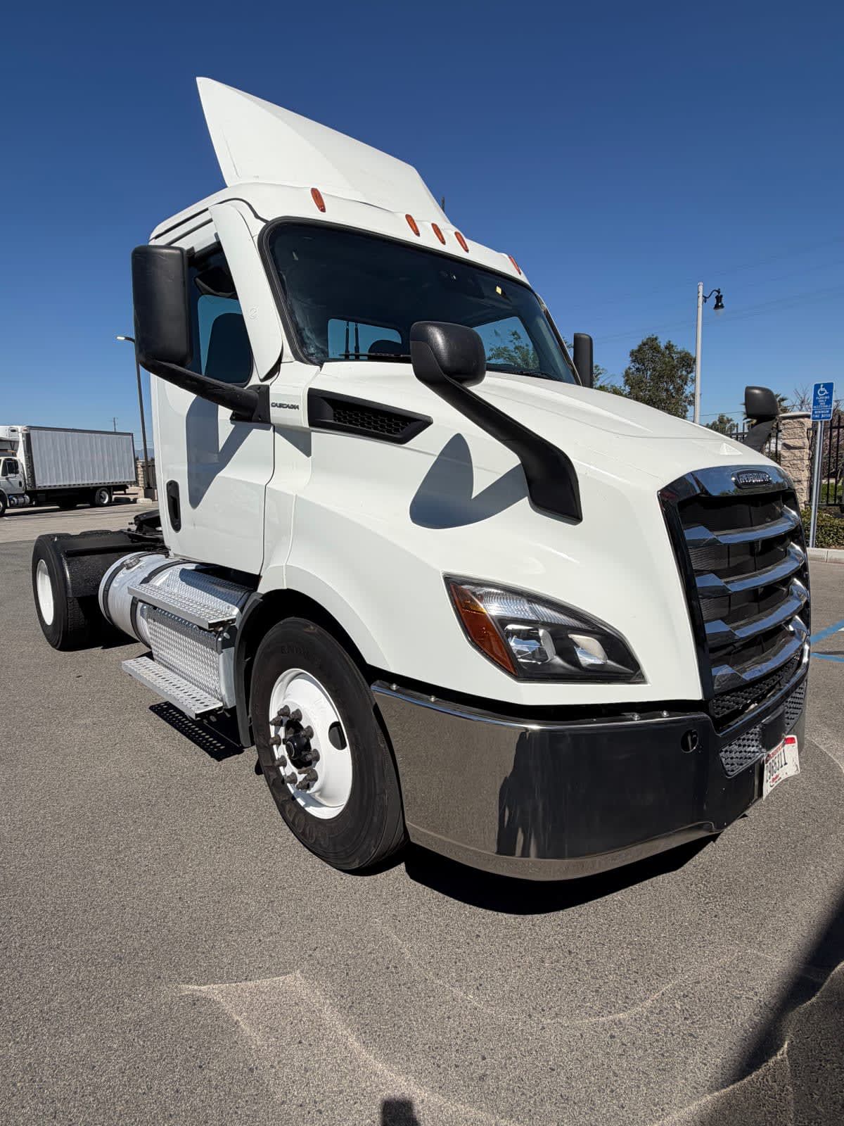 2020 Freightliner NEW CASCADIA 116