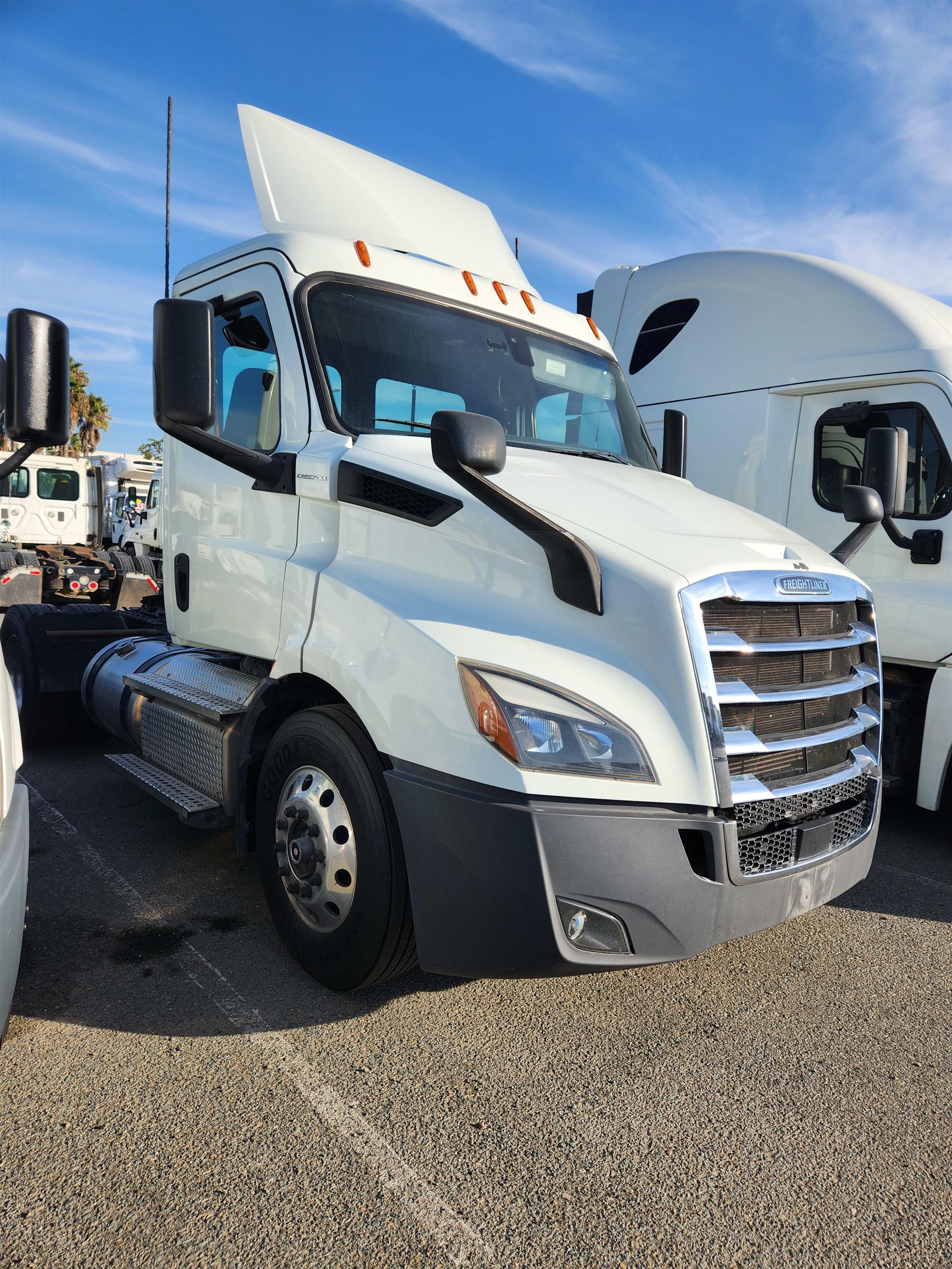 2020 Freightliner NEW CASCADIA 116