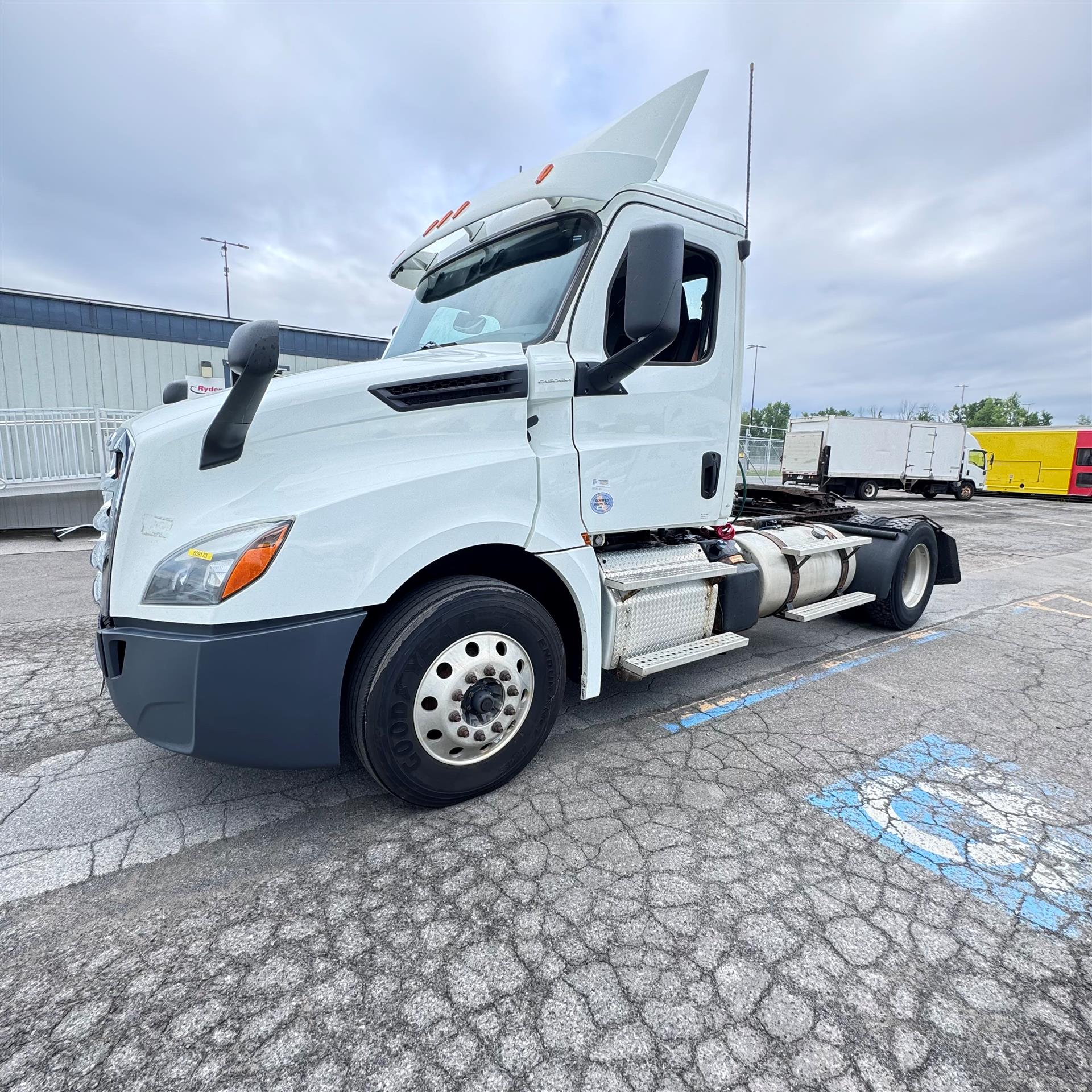 2019 Freightliner NEW CASCADIA 126