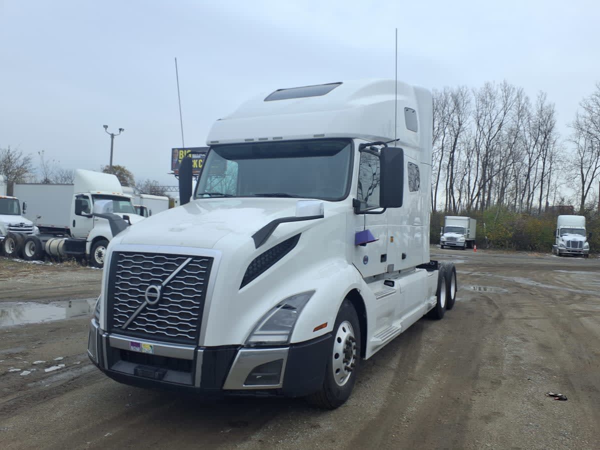 2020 Volvo VNL64T-760