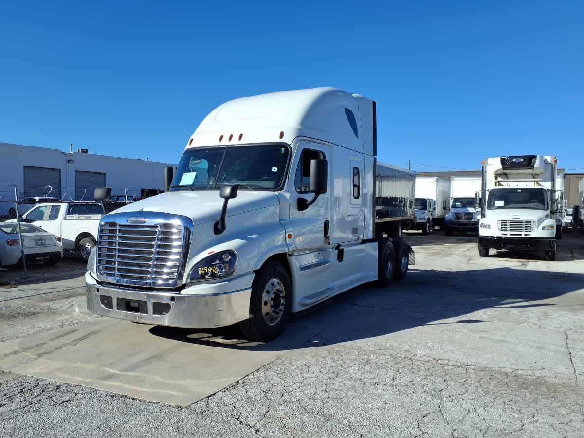 2020 Freightliner CASCADIA 125