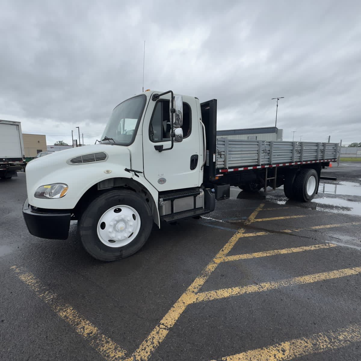 2019 Freightliner M2 106