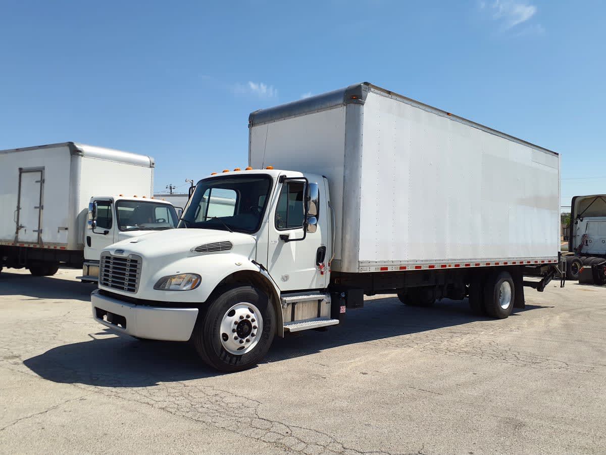2018 Freightliner M2 106