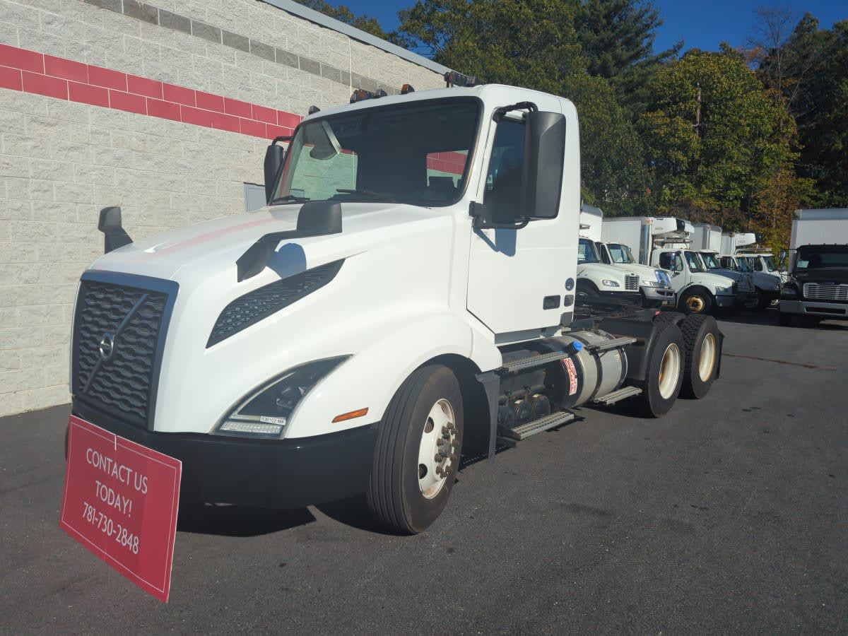2019 Volvo VNL64T-300