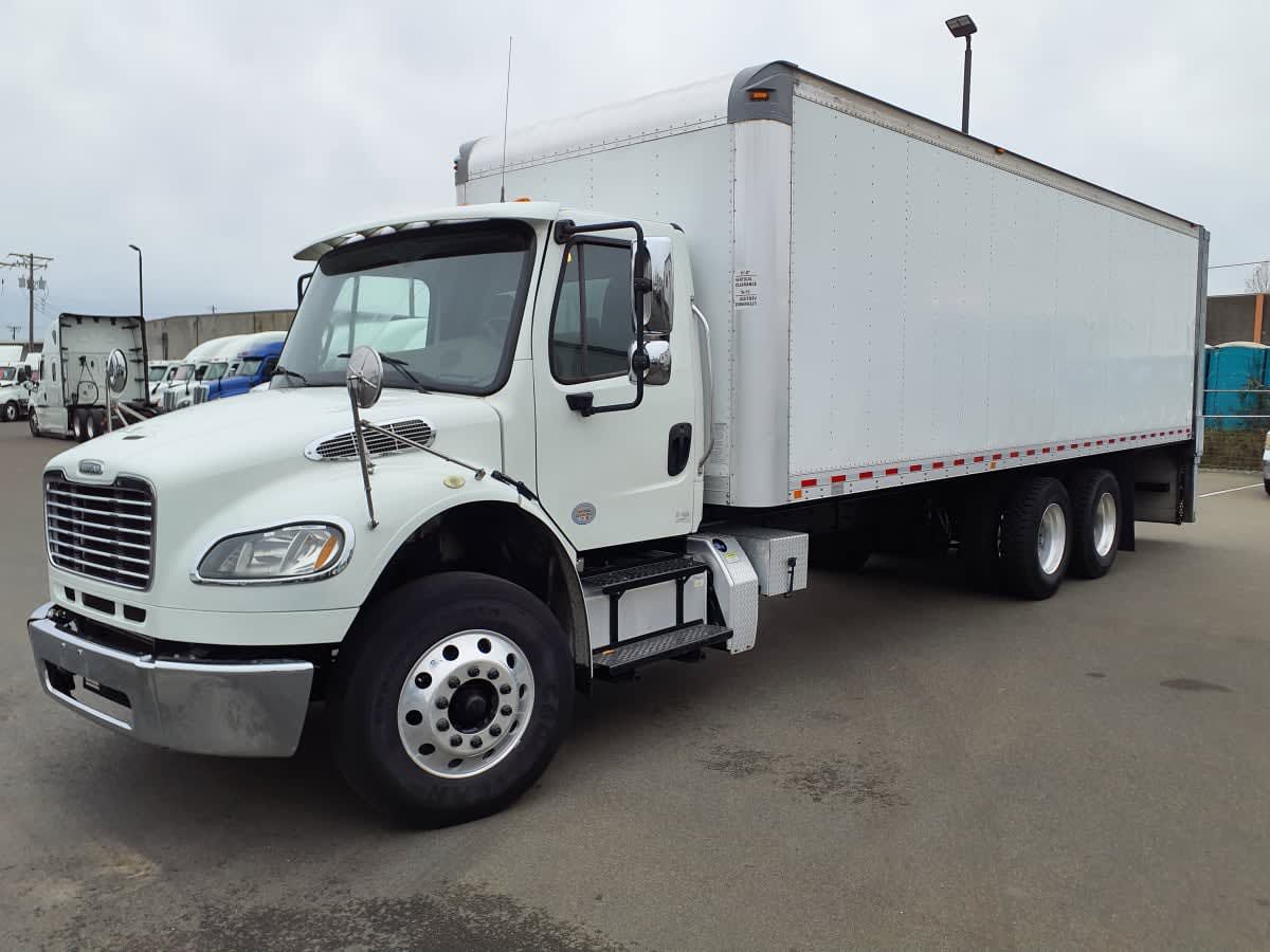 2018 Freightliner M2 106