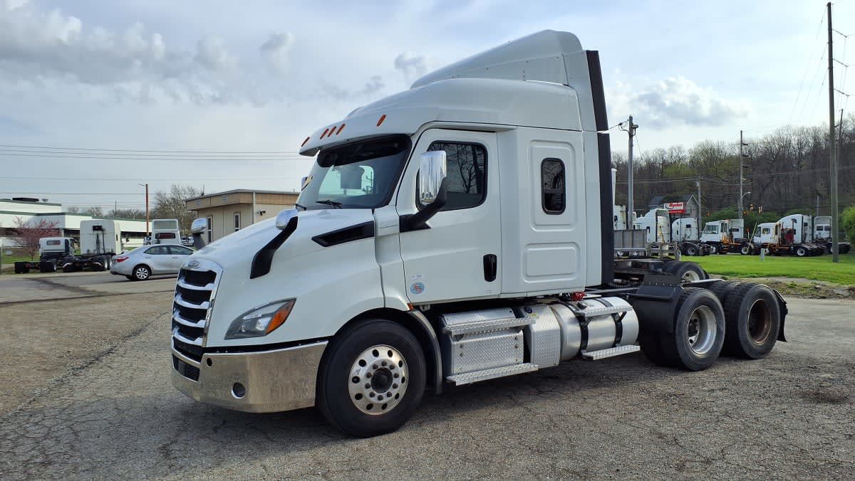 2020 Freightliner NEW CASCADIA 116