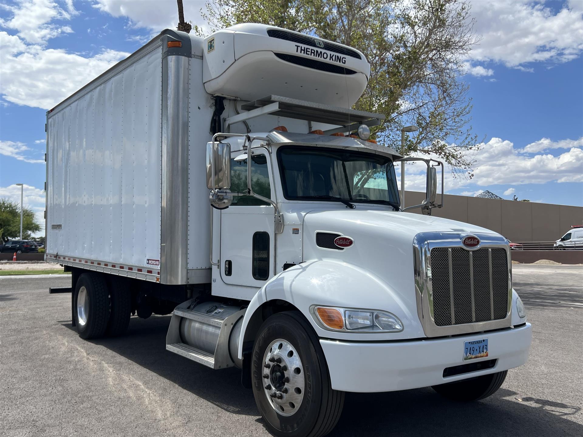 2018 Peterbilt 337