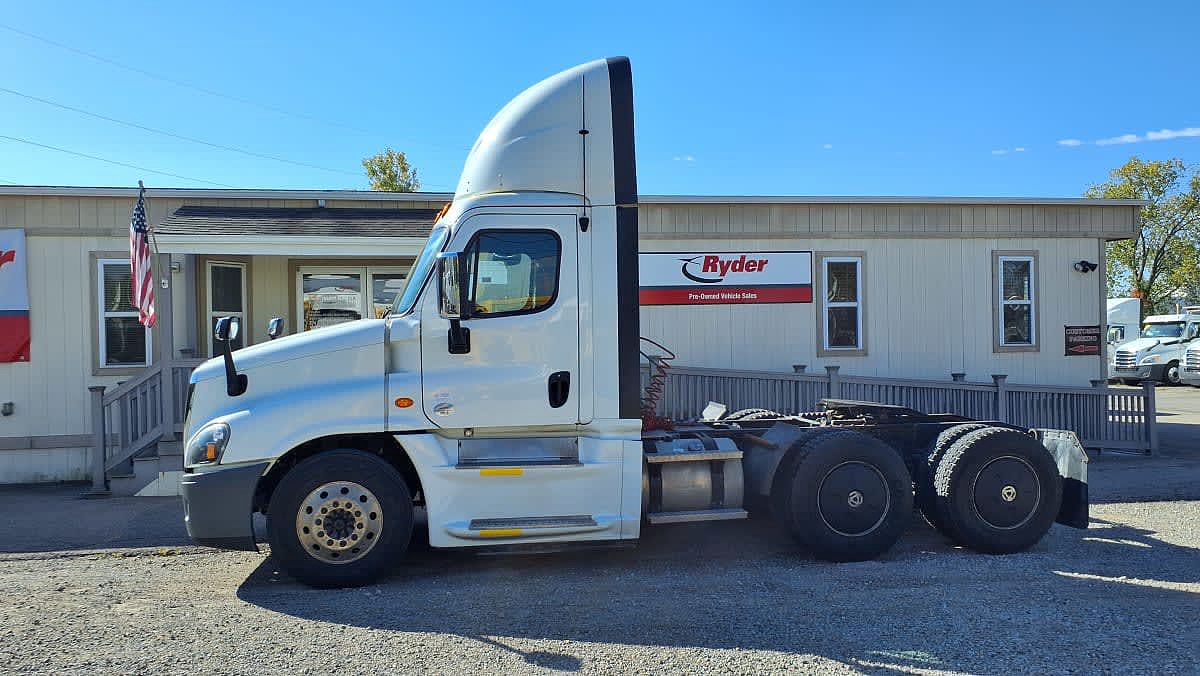 2020 Freightliner CASCADIA 125