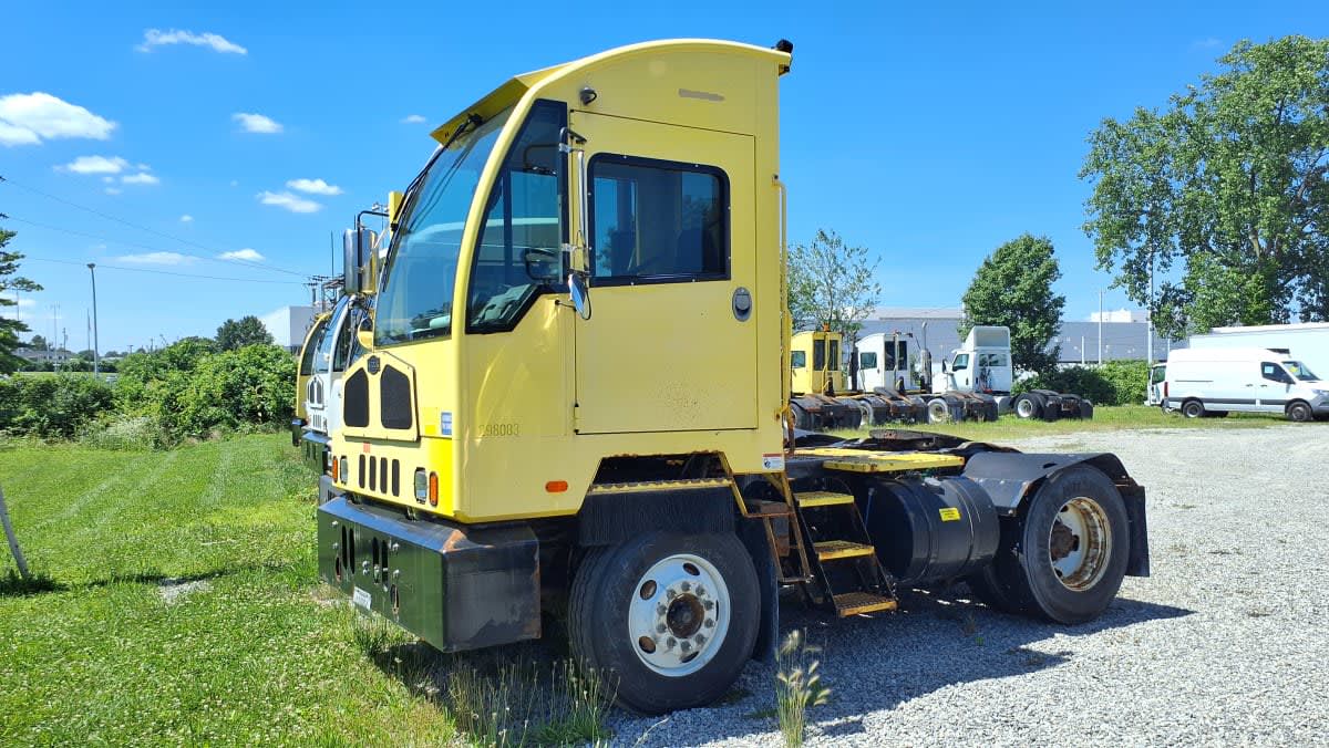 2021 Autocar ACTT42