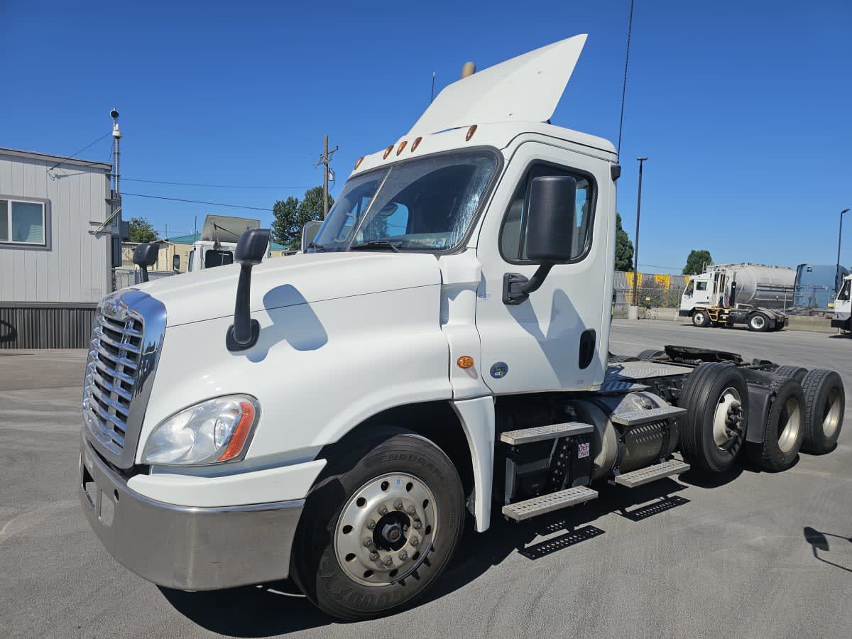 2018 Freightliner CASCADIA 125