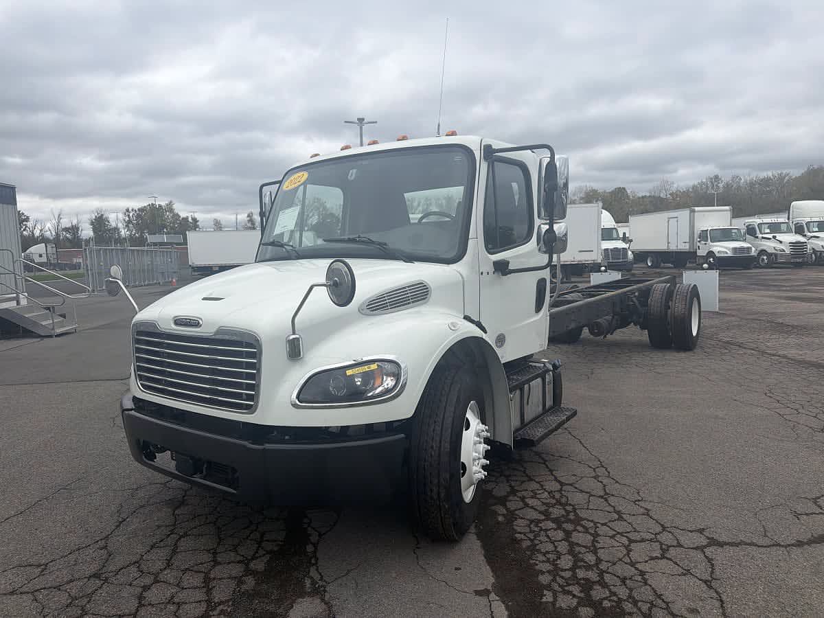 2022 Freightliner M2 106