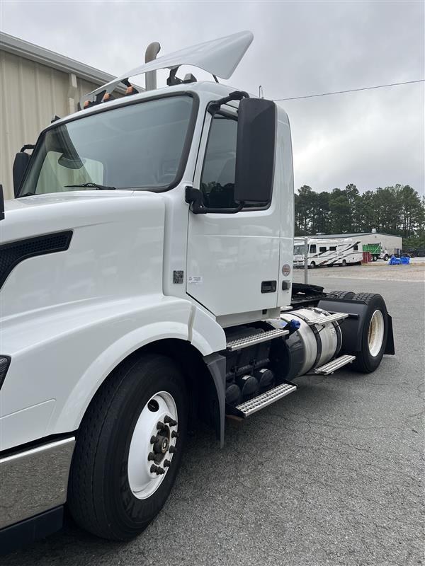 2016 Volvo VNL42T