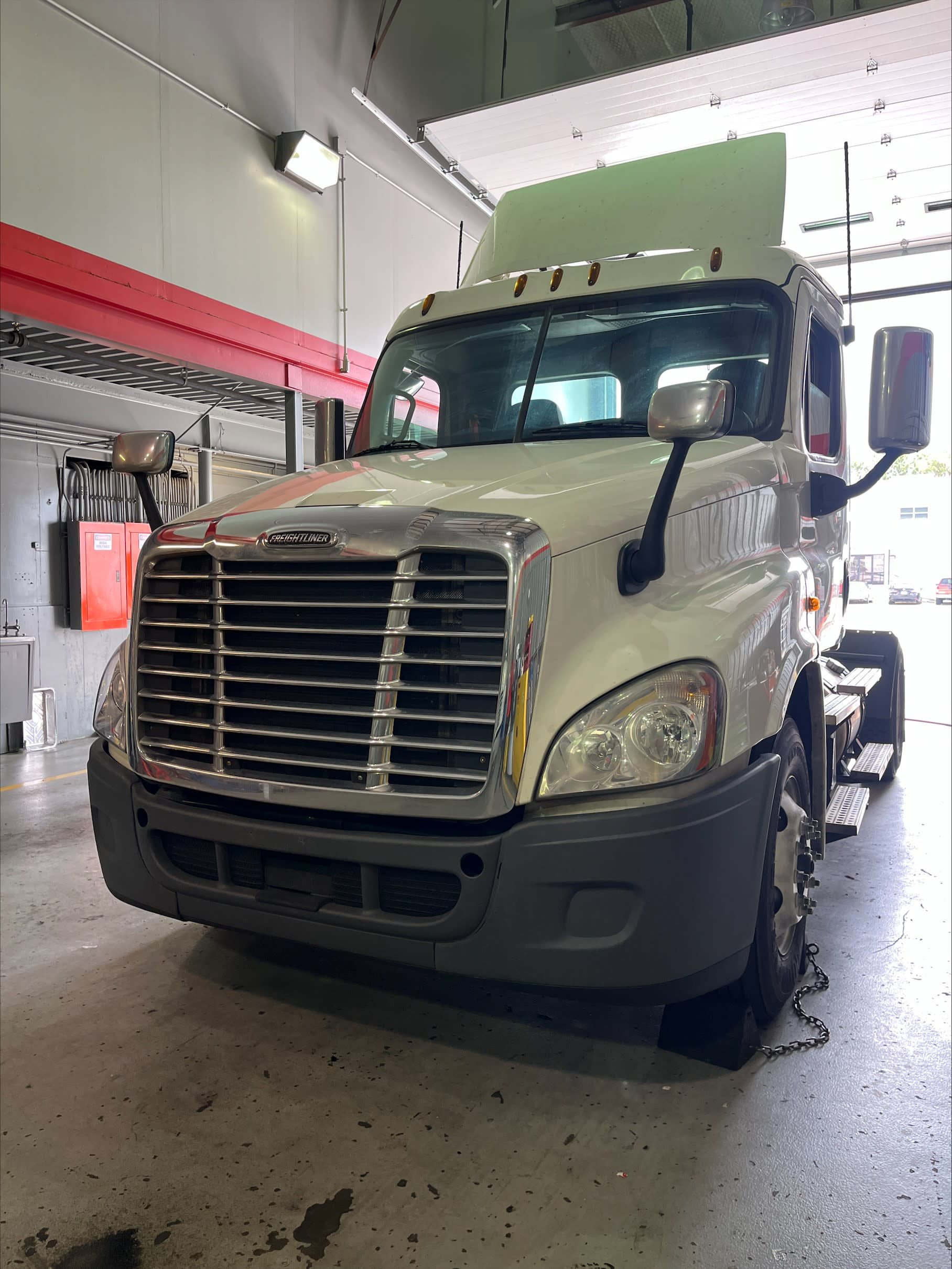 2019 Freightliner CASCADIA 125