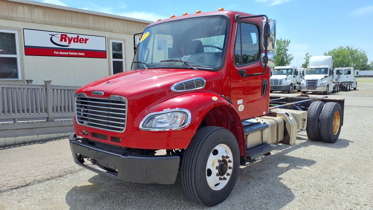 2017 Freightliner M2 106