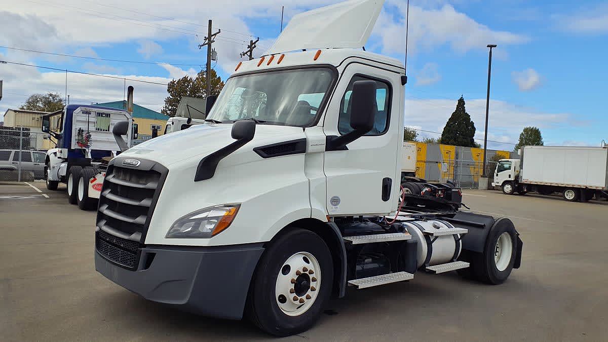 2020 Freightliner NEW CASCADIA 116