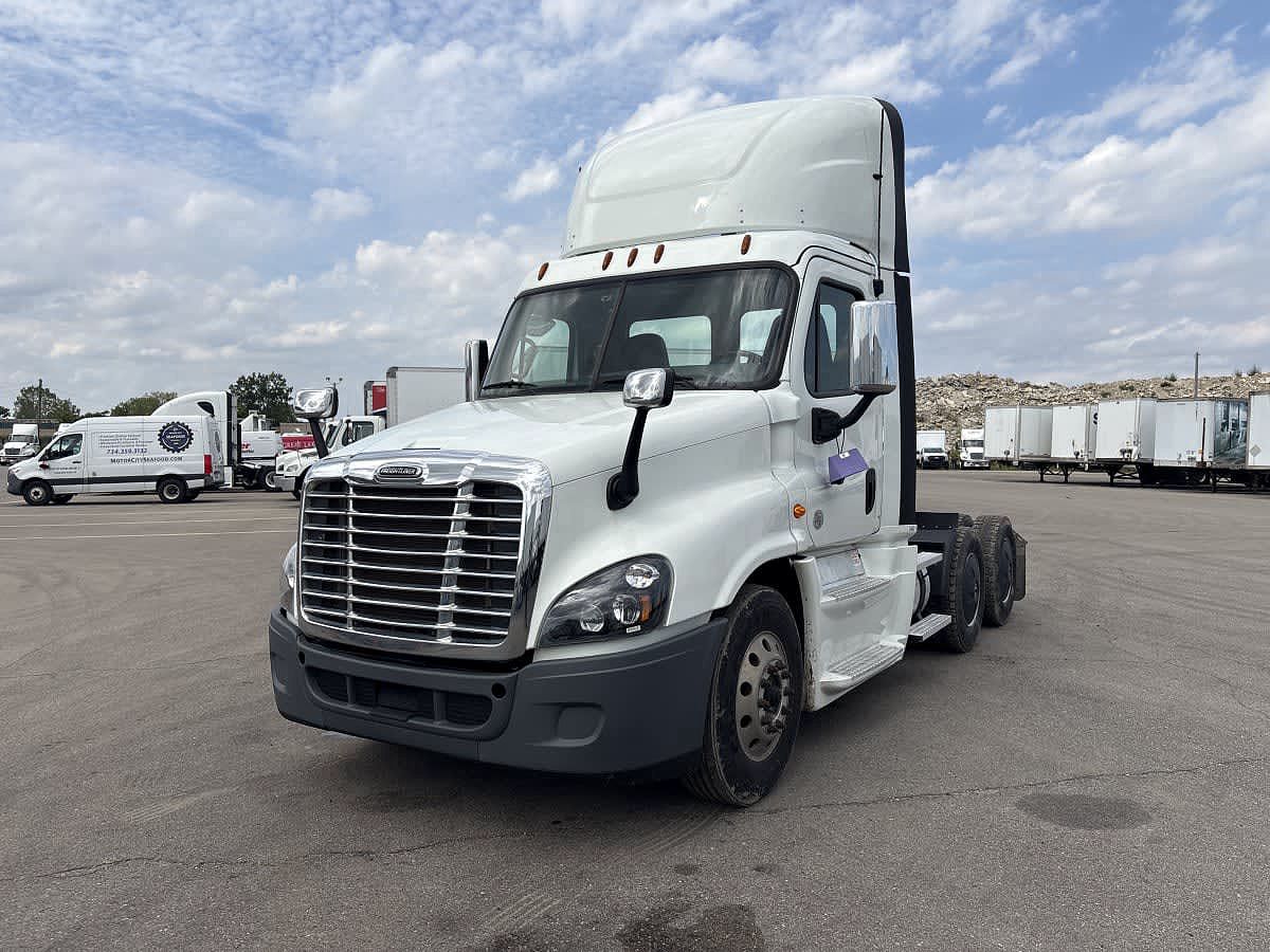 2020 Freightliner CASCADIA 125