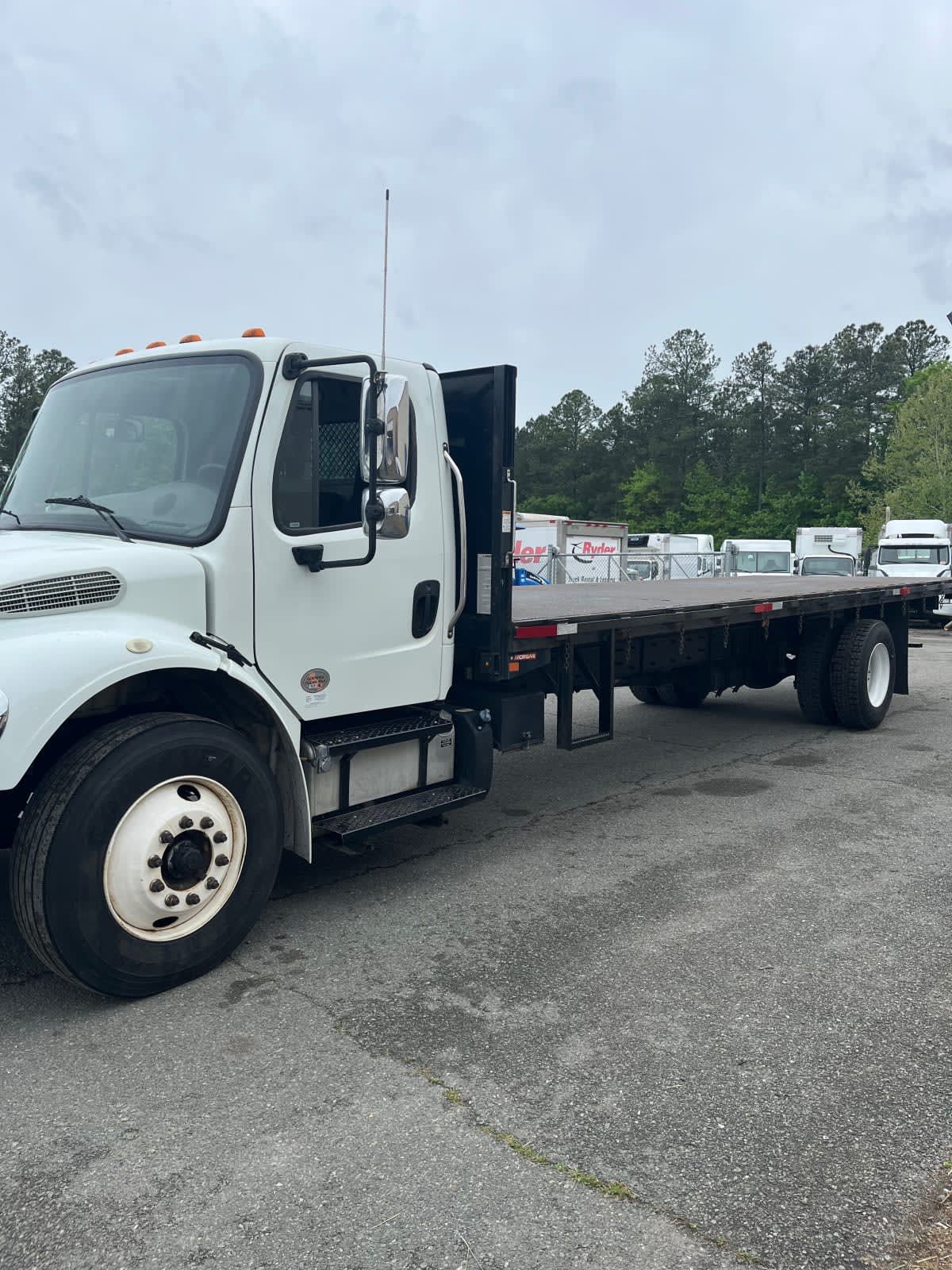 2019 Freightliner M2 106