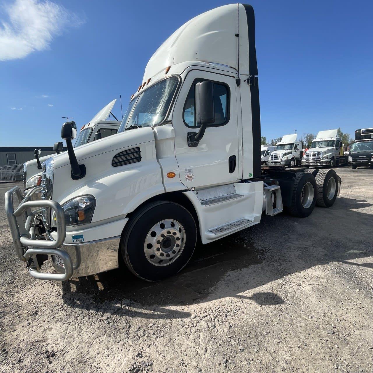 2018 Freightliner CASCADIA 113