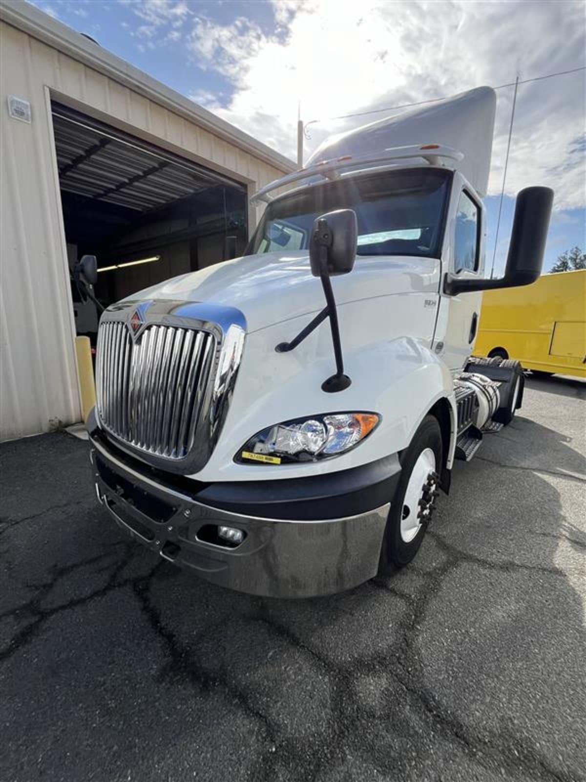 2018 International RH613