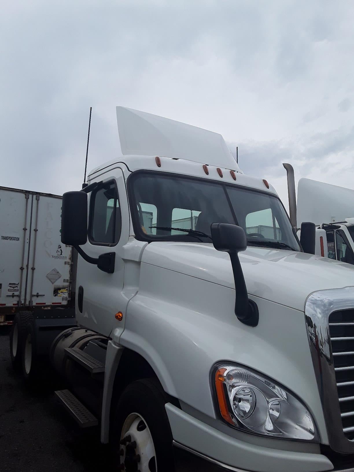 2018 Freightliner CASCADIA 125