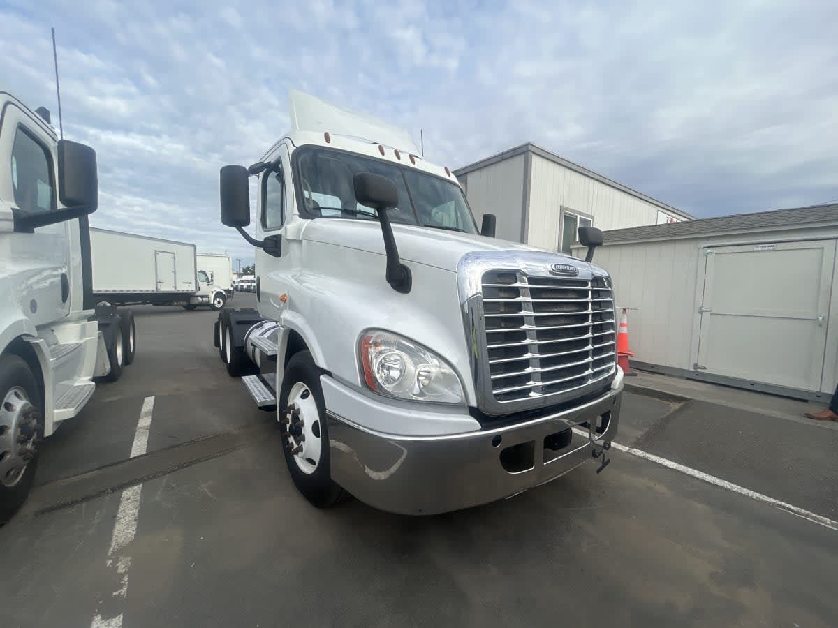 2018 Freightliner CASCADIA 125