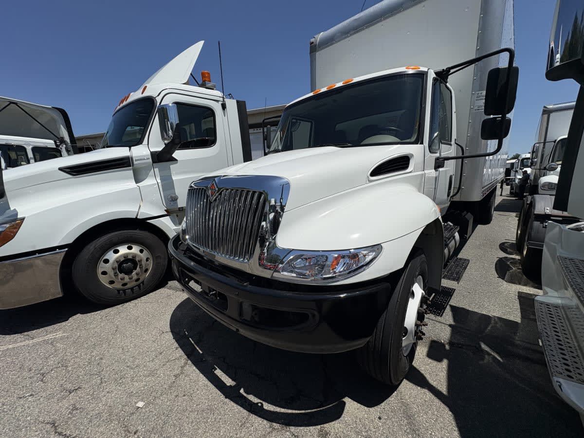 2019 Freightliner M2 106