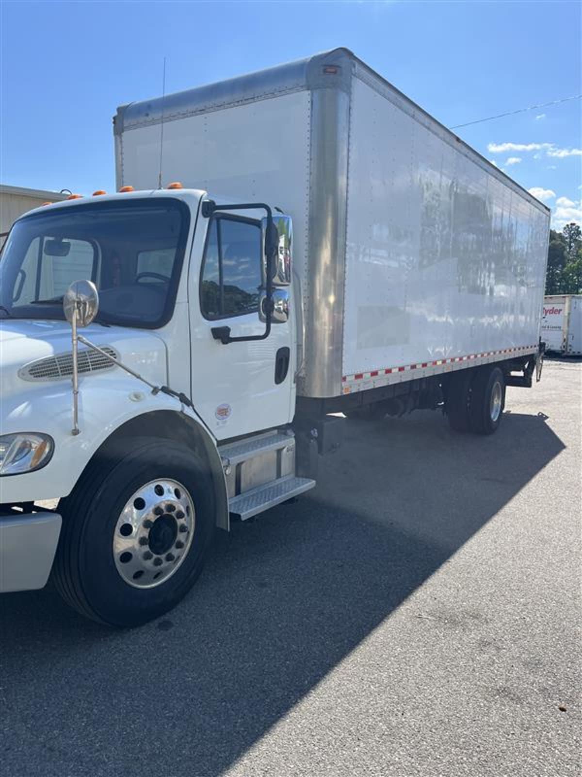 2017 Freightliner M2 106