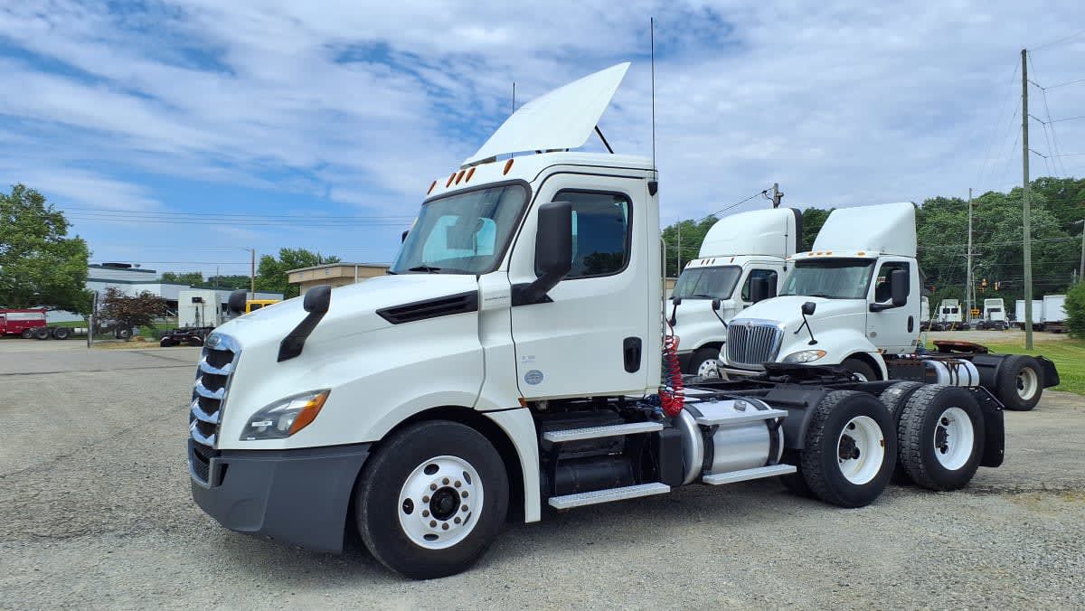 2018 Freightliner NEW CASCADIA PX12664