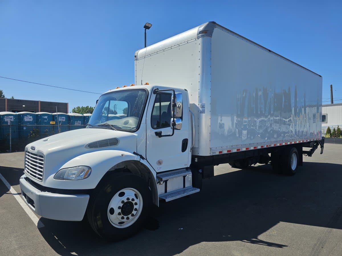 2018 Freightliner M2 106