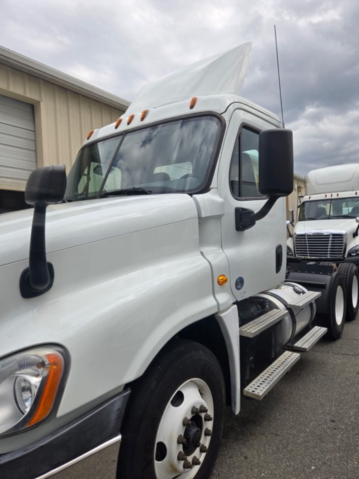 2018 Freightliner CASCADIA 125