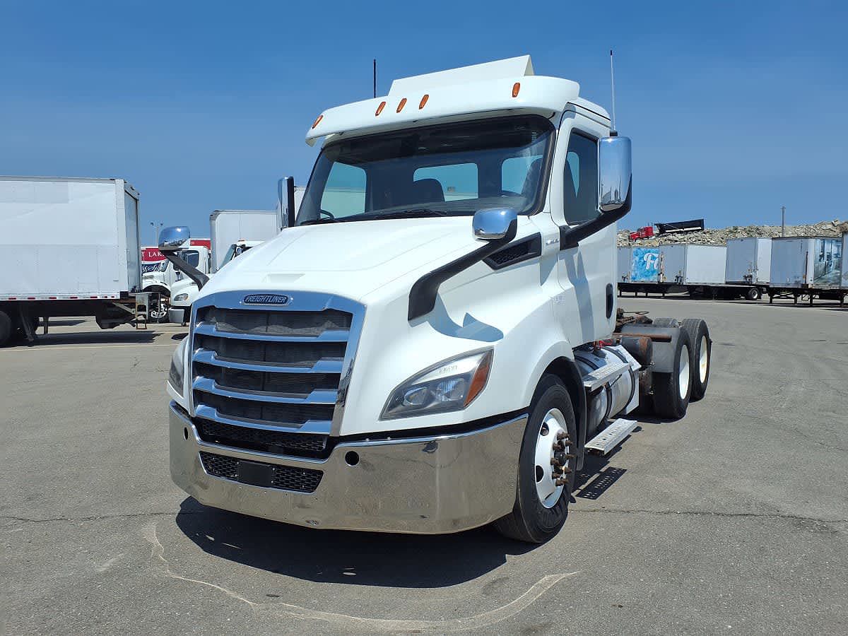 2019 Freightliner NEW CASCADIA 116