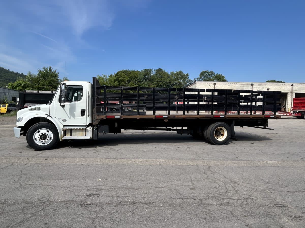 2019 Freightliner M2 106